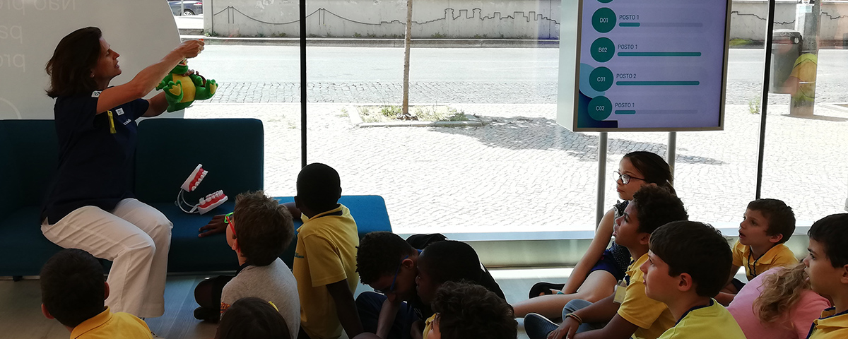 Alunos do Colégio Alegria visitam a Clínica Médis