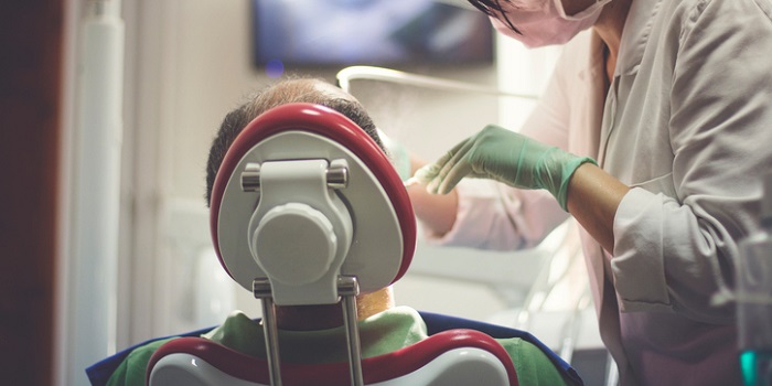 Em Portugal estima-se que existem cerca de 2 milhões de pessoas desdentadas