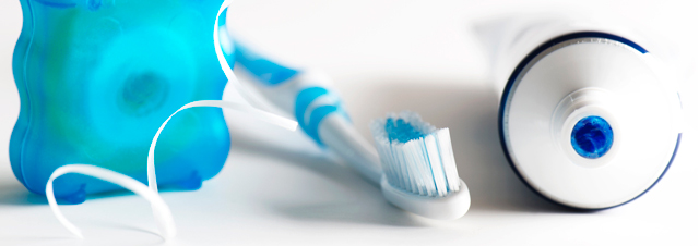 Se vai de viagem, ao preparar a mala dos seus filhos deverá levar todos os produtos de higiene oral utilizados durante o ano