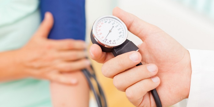 Um estilo de vida saudável ajuda a baixar a tensão arterial para níveis normais